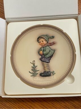 Hummel Forth Edition It’s Cold 1989 Collectors Plate Vintage in box